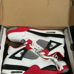 Jordan 4s